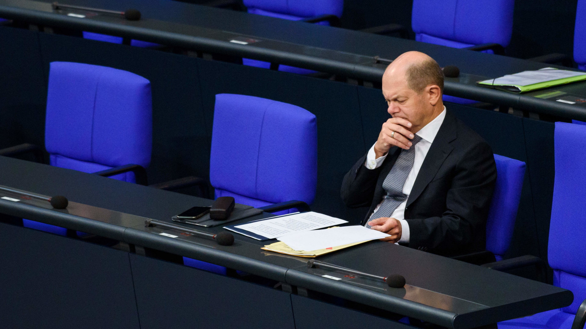 Bundesfinanzminister Olaf Scholz auf der Regierungsbank im Bundestag | dpa
