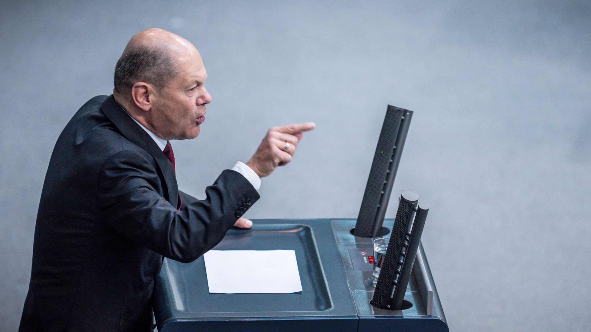 Olaf Scholz redet im Bundestag | dpa