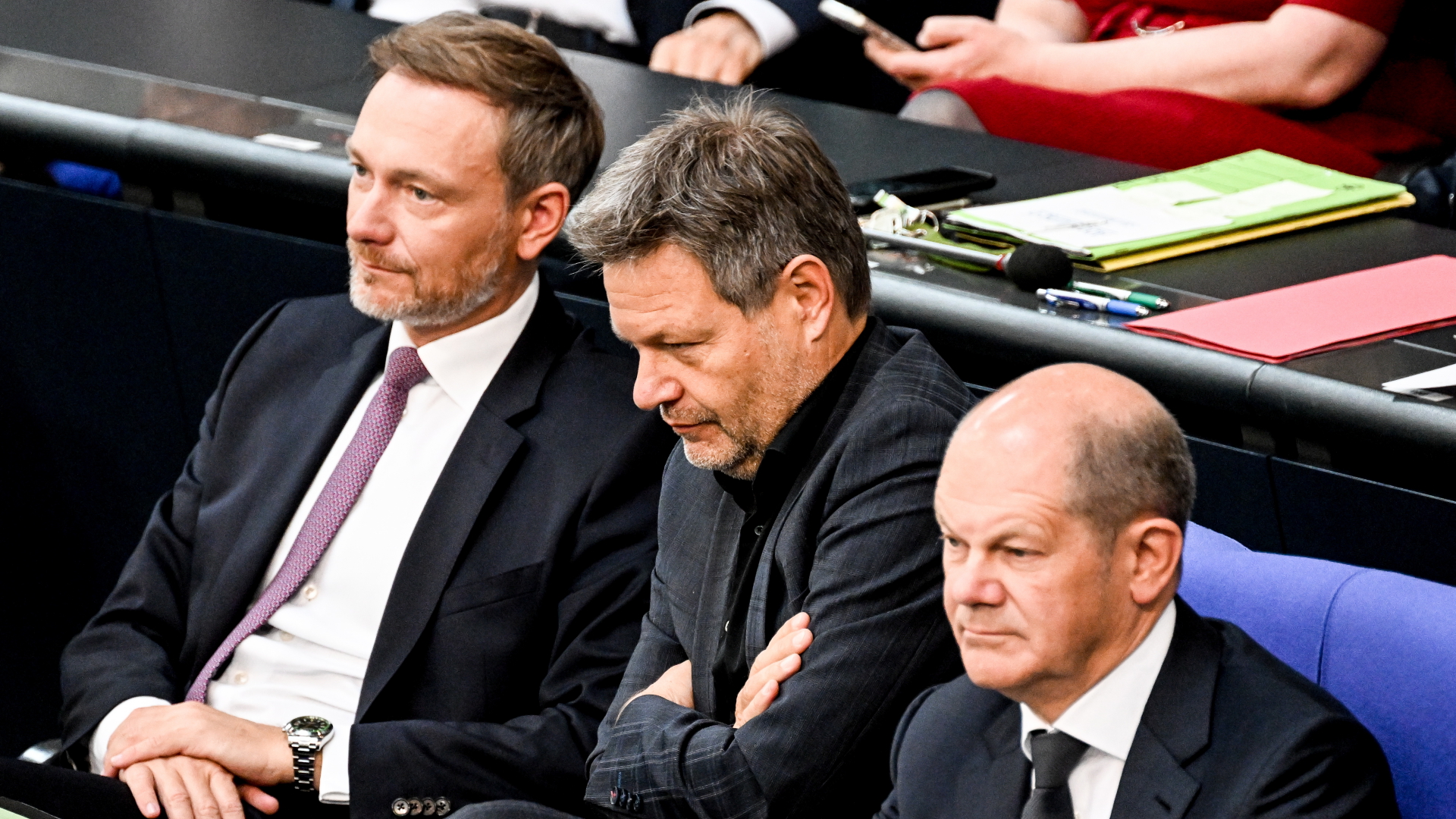 Finanzminister Christian Lindner, Wirtschaftsminister Robert Habeck und Kanzler Olaf Scholz im Bundestag.
