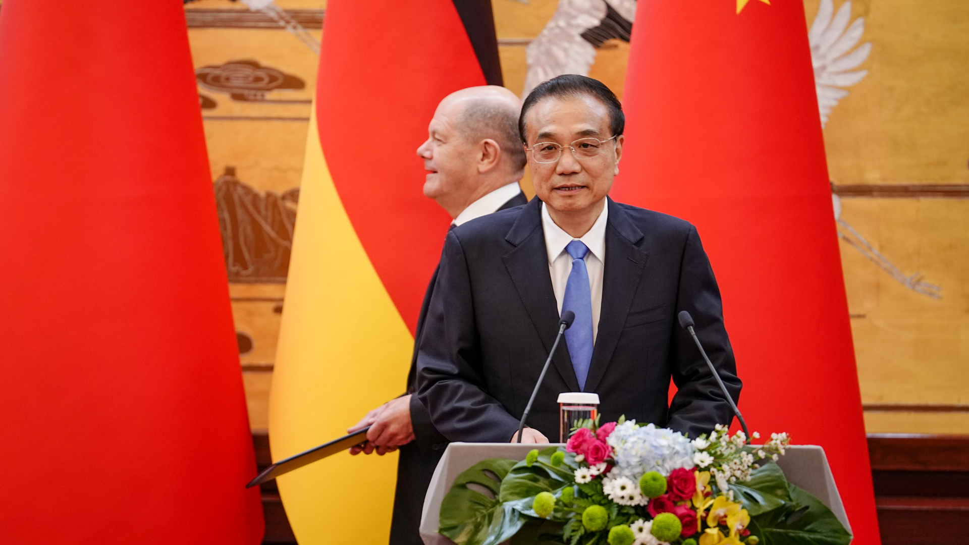 Bundeskanzler Scholz in China mit Ministerpräsident Li Keqiang | dpa