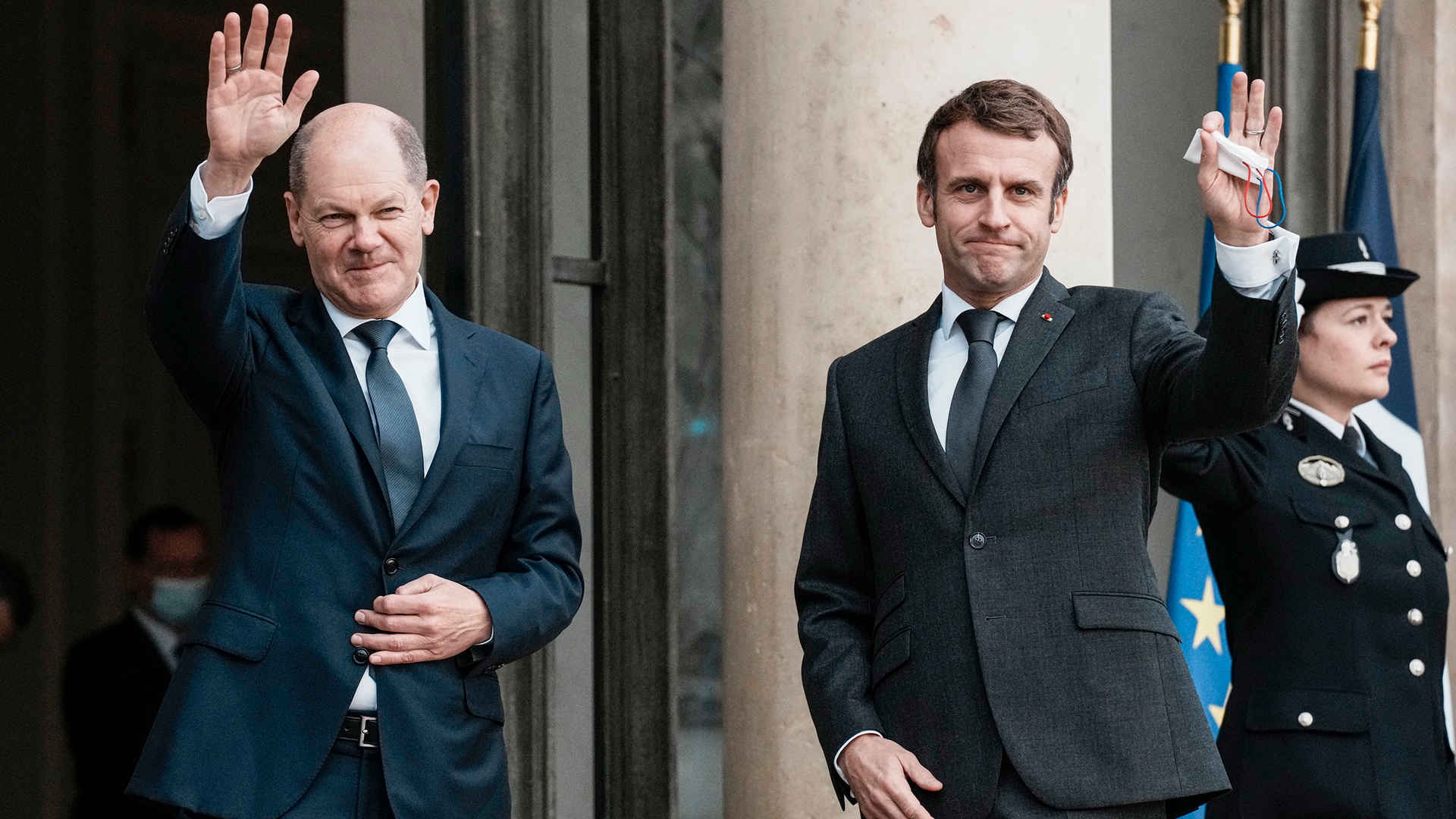 Olaf Scholz und Emmanuel Macron | AP
