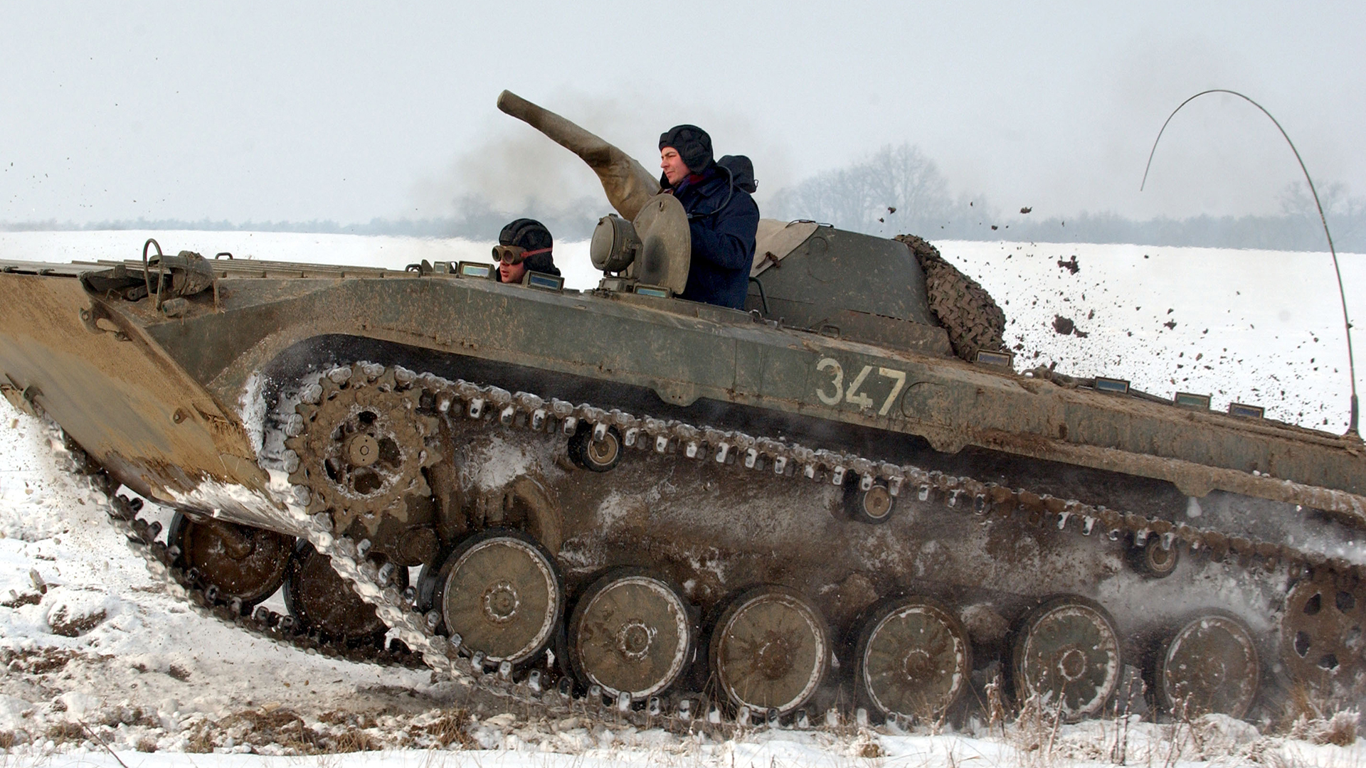 Ein tschechischer Schützenpanzer BMP 1 (Archivfoto: 24.02.2005) | picture-alliance/ dpa/dpaweb