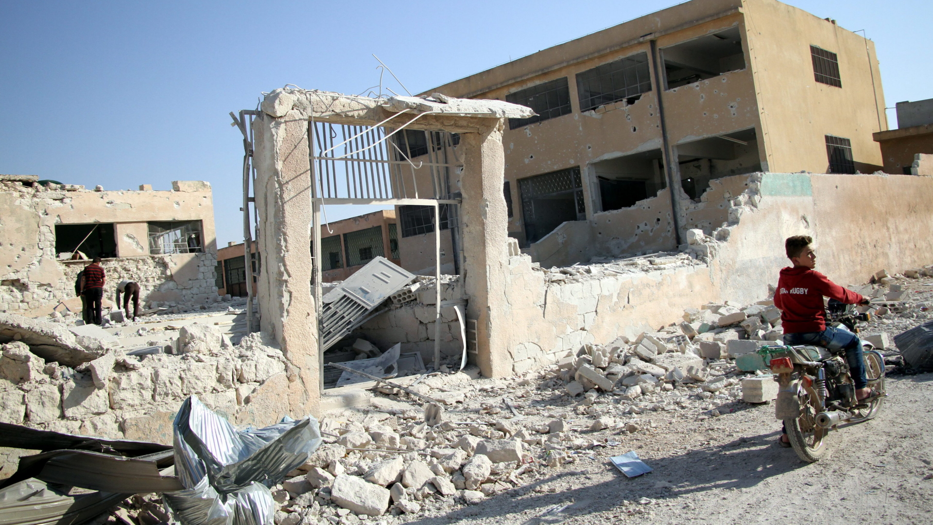 Durch Luftangriff zerstörte syrische Schule | dpa