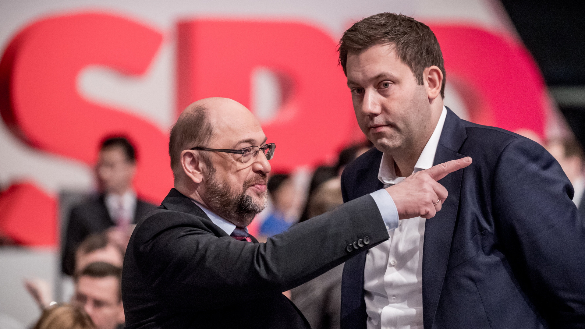 SPD-Chef Schulz und Generalsekretär Klingbeil. | dpa