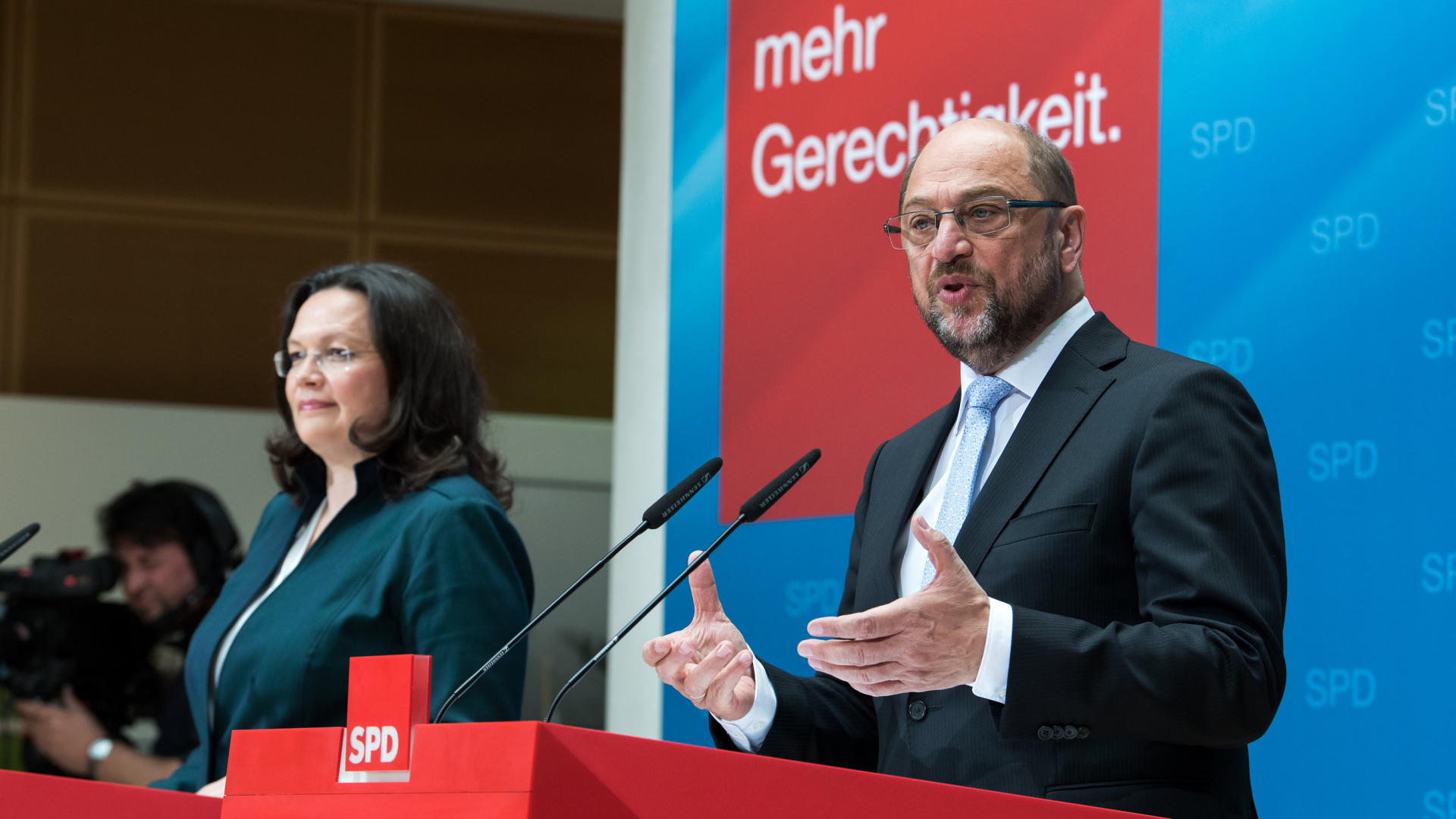 Sozialministerin Andrea Nahles und SPD-Kanzlerkandidat Martin Schulz | dpa