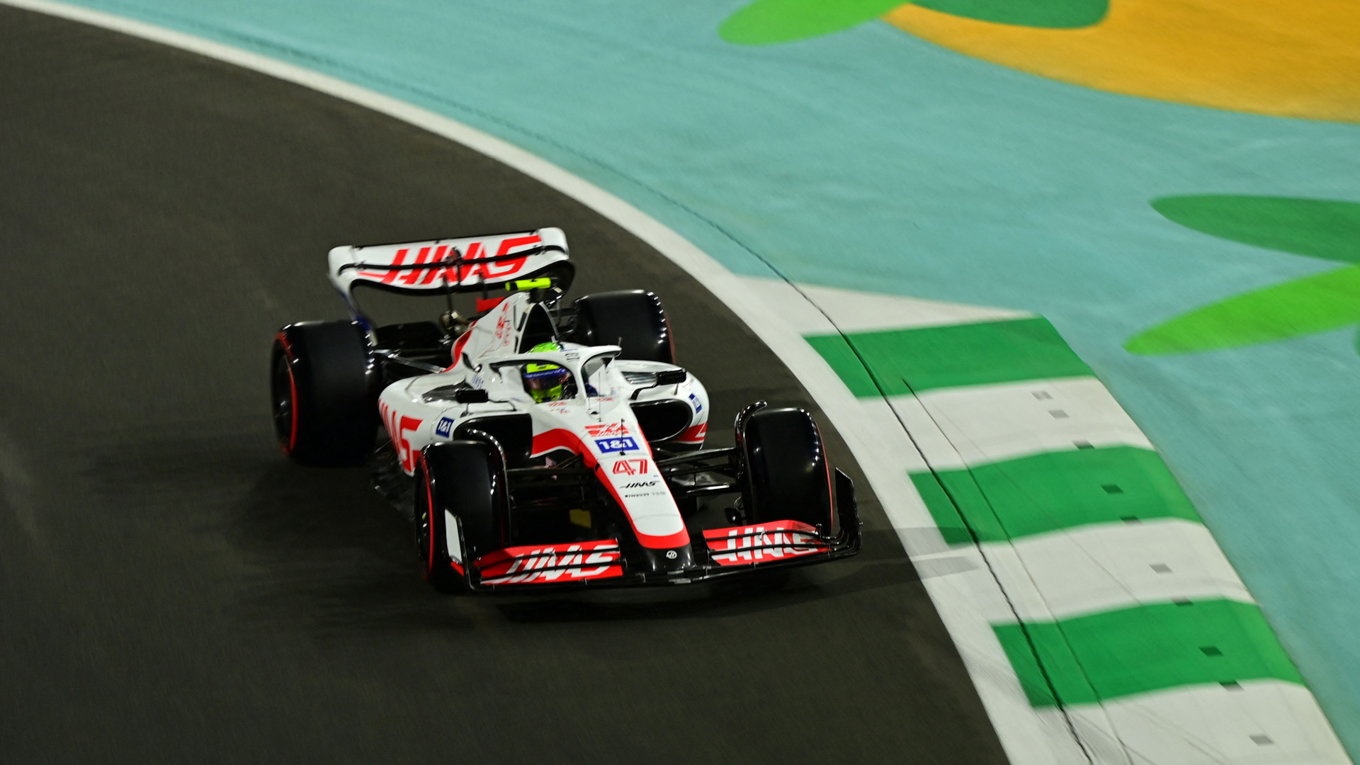 Das Auto des Formel-1-Piloten Mick Schumacher bei der Qualifikation zum Großen Preis von Saudi-Arabien. | AFP