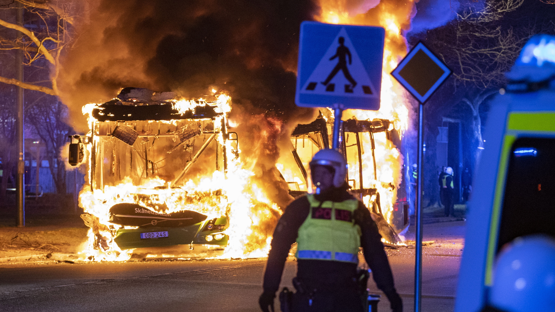 Penawaran hak disetujui: kerusuhan di kota-kota Swedia