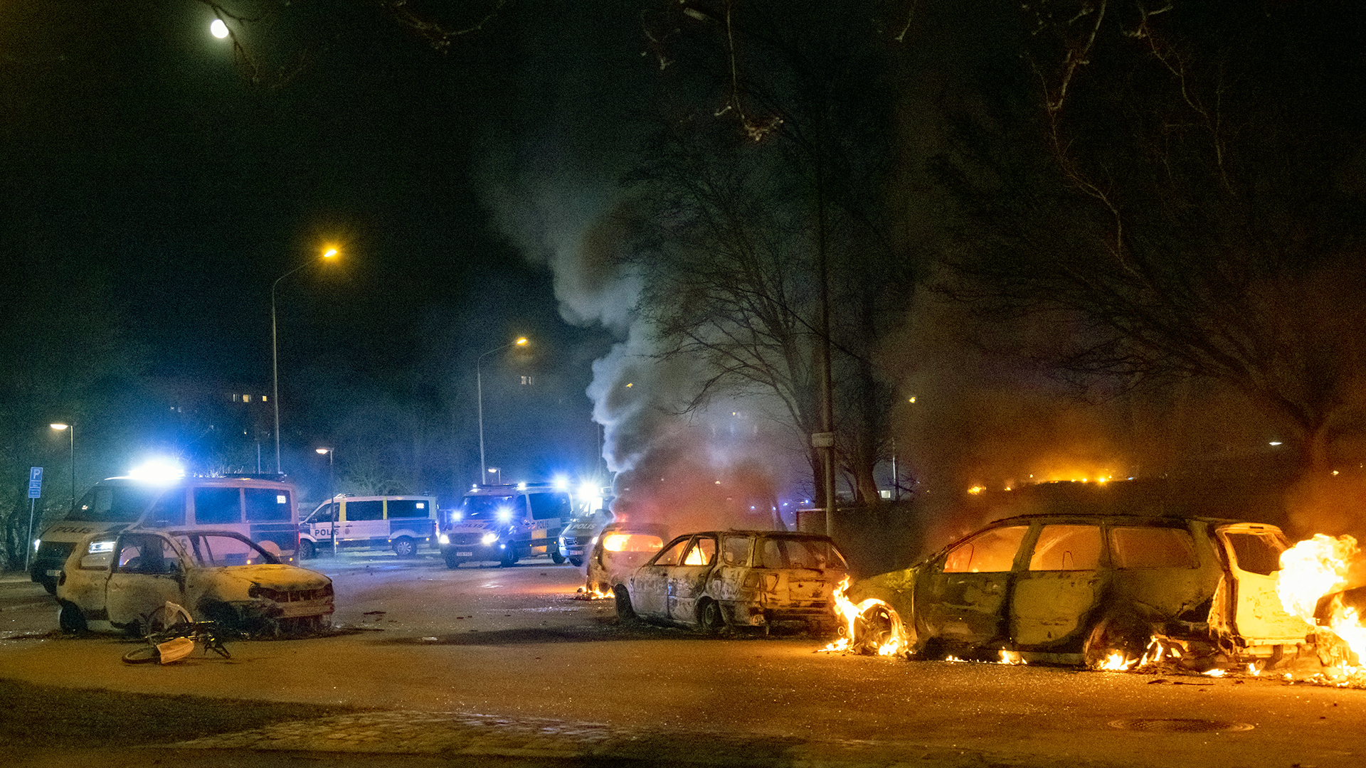 Brennende Autos im schwedischen Malmö. | dpa