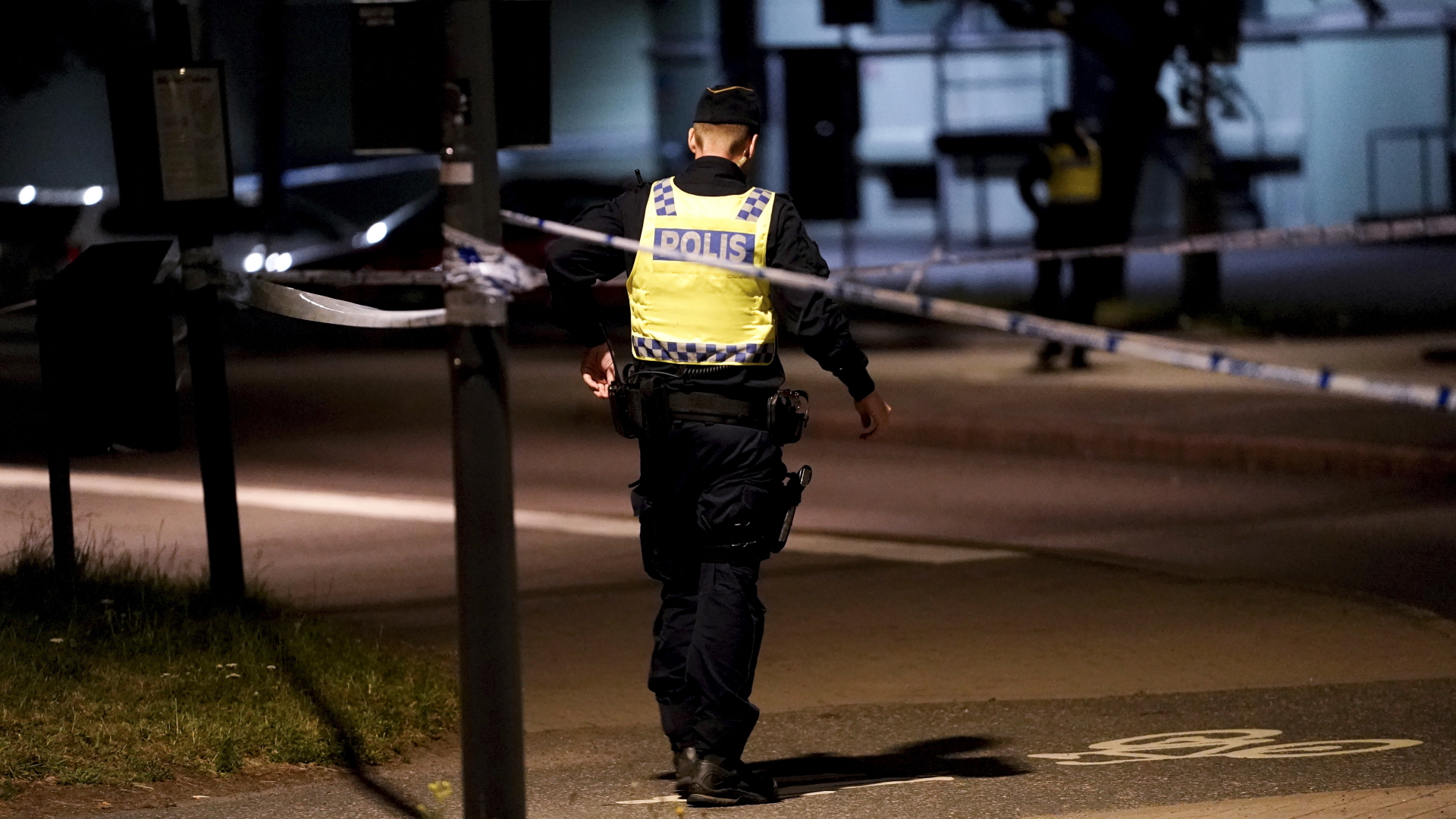 Ein Polizist an einem abgesperrten Tatort in Göteborg, Schweden  | EPA