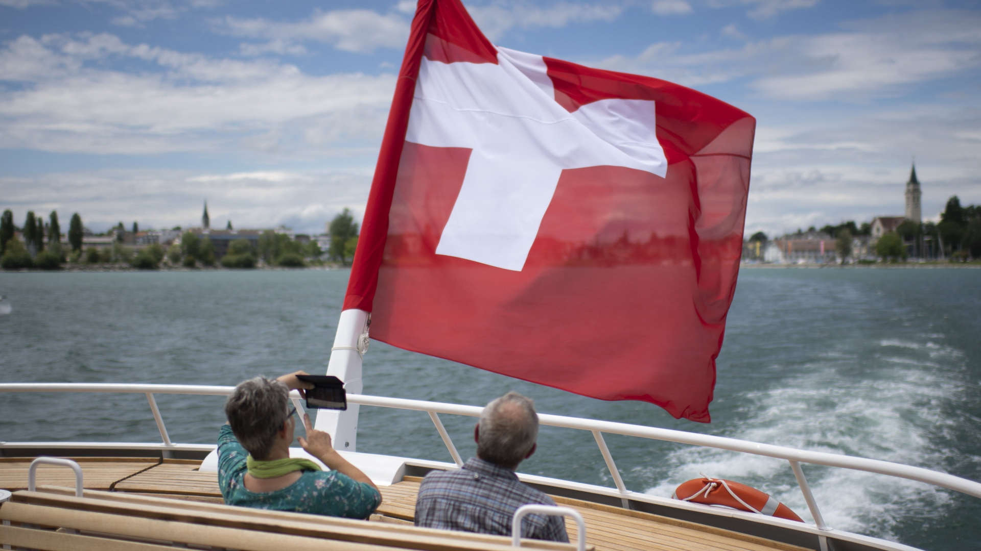 Bootspassagiere im schweizerischen Romanshorn | dpa