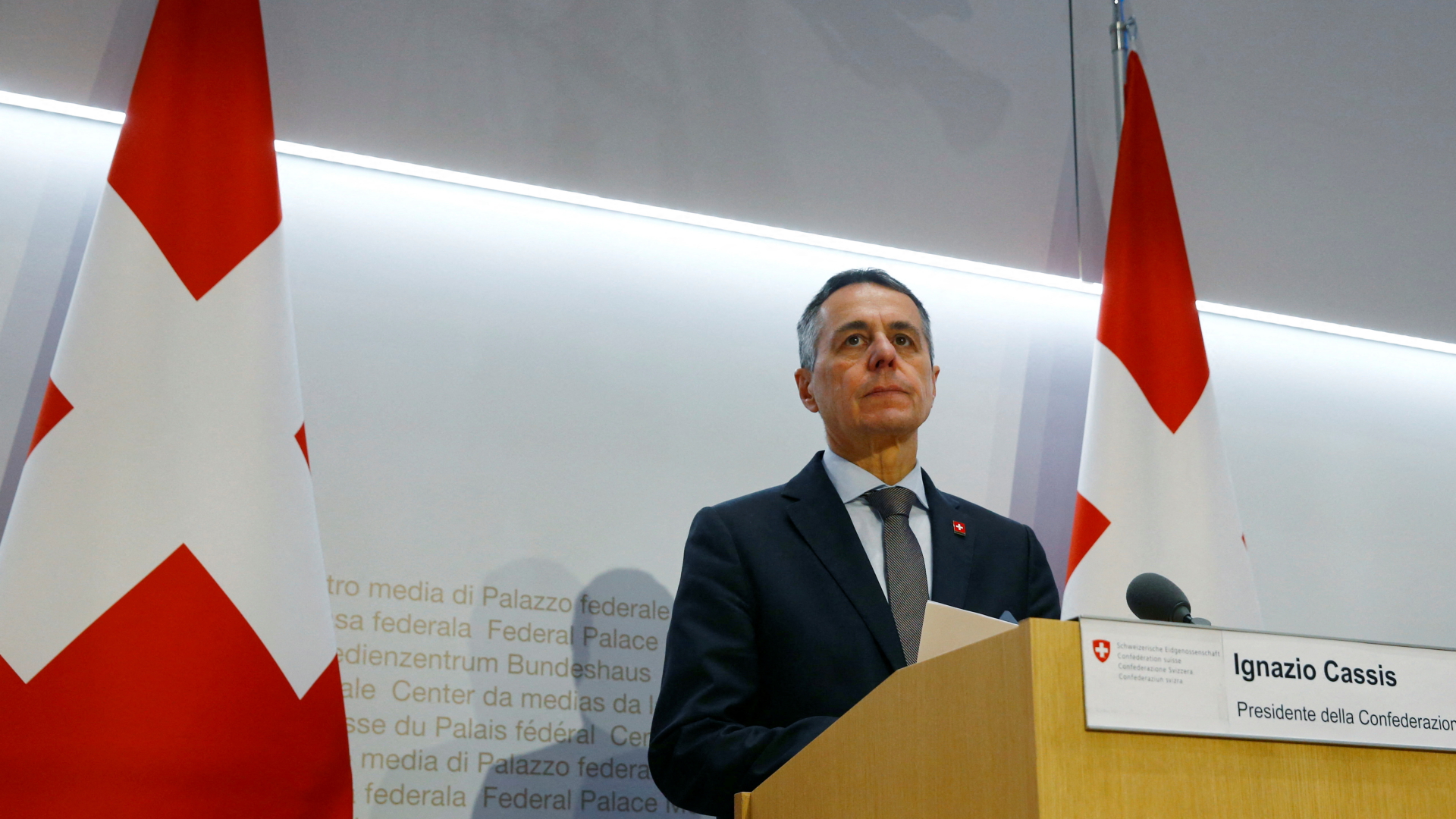 Der Schweizer Bundespräsident Ignazio Cassis spricht auf einer Pressekonferenz in Bern.