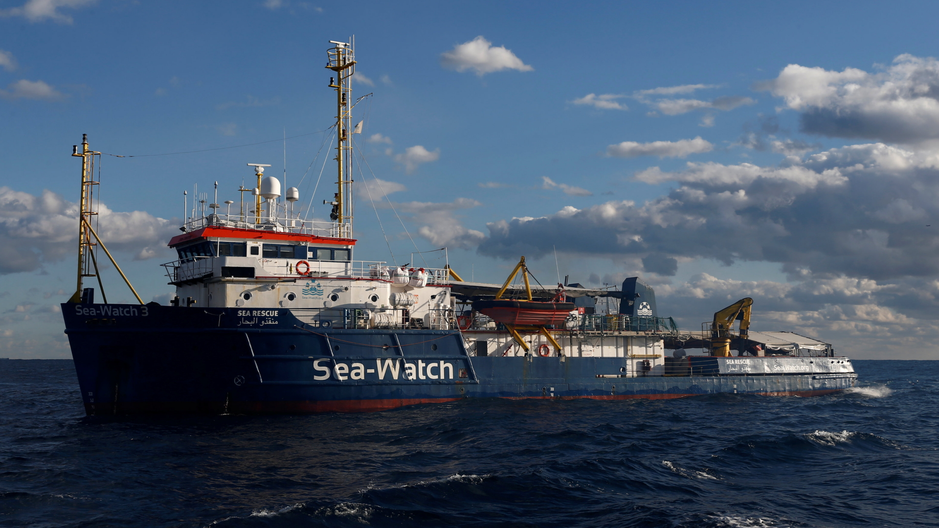 Die "Sea-Watch 3" im Mittelmeer | REUTERS