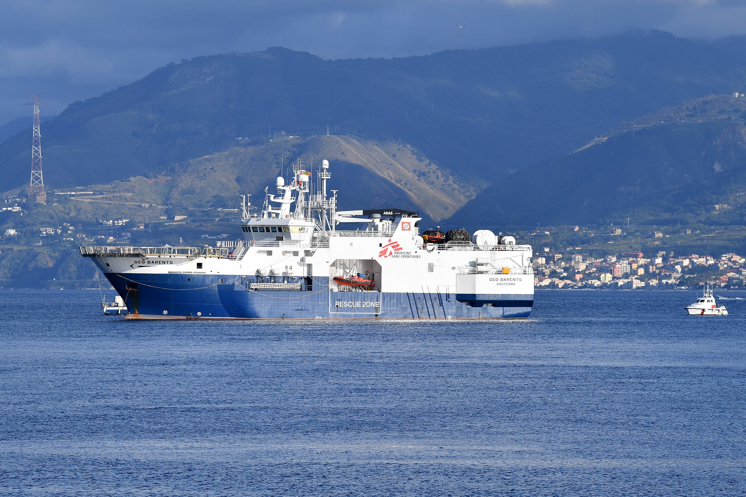 Rettungsschiff mit Migranten darf in Sizilien anlegen