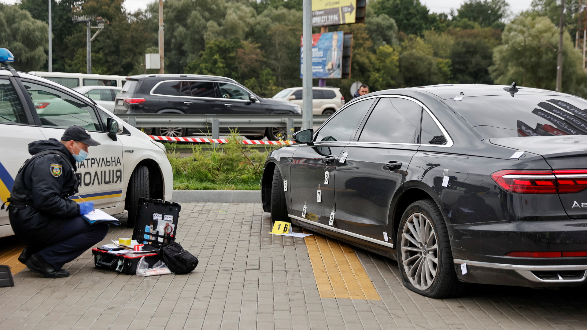 Das Auto von Serhij Schefir, dem Assistenten des ukrainischen Präsidenten Wolodymyr Selenskyj. | REUTERS