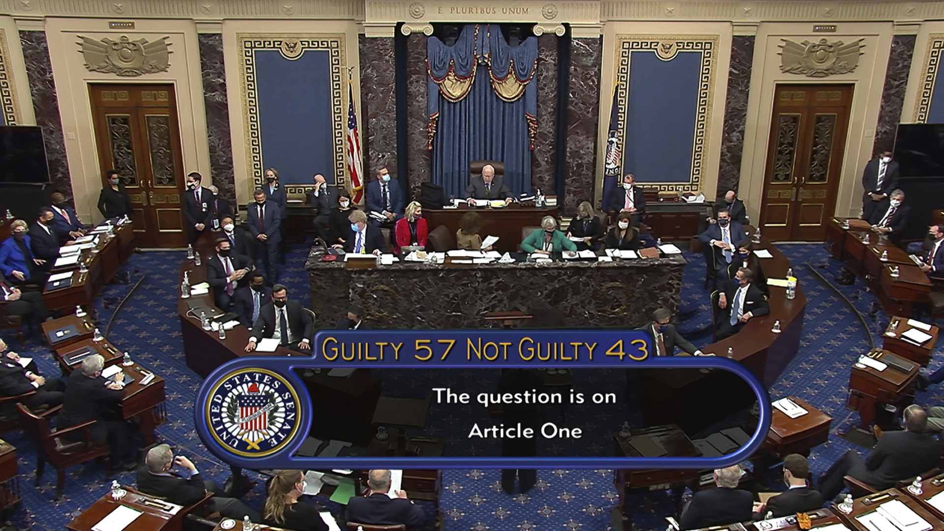 Fernsehbild zum Ergebnis der Senatsabstimmung über das Impeachmentverfahren | AP