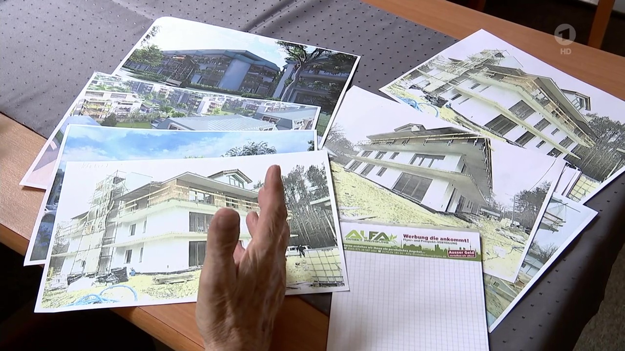 Ein Hotelier aus Schönefeld zeigt Bilder seiner Projekte