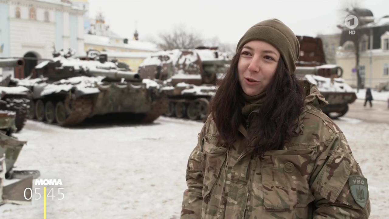 Etwa 40.000 ukrainische Frauen kämpfen gegen russische Armee