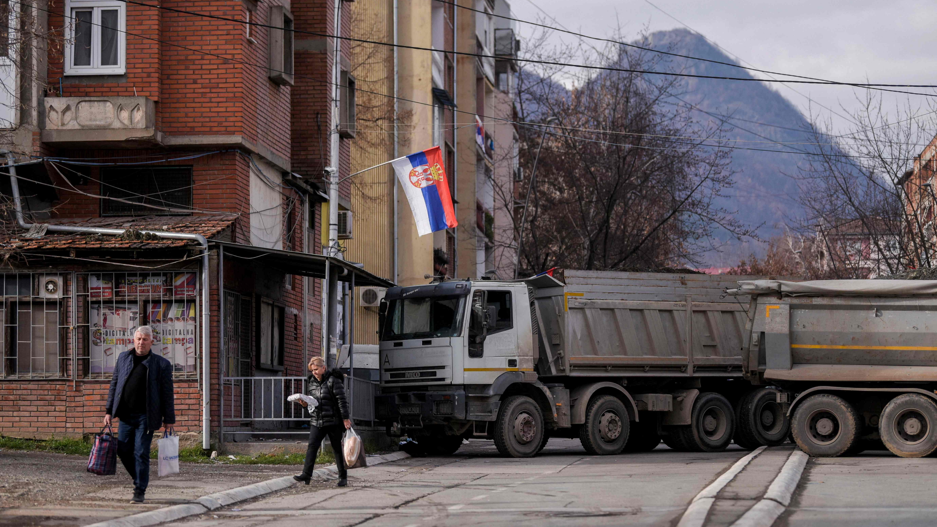 Eine serbische Blockade im Norden des Kosovo. | AFP
