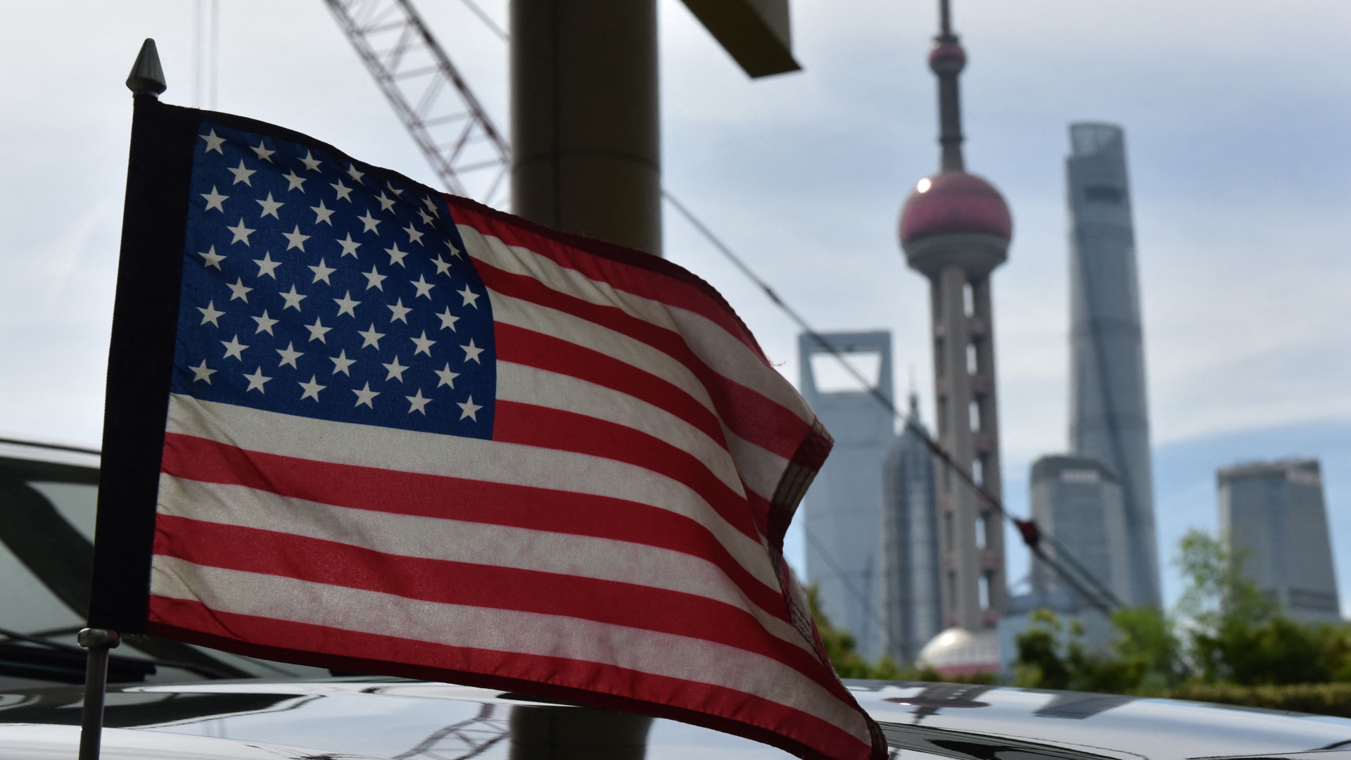 Eine US-Flagge im Finanzdistrikt in Shanghai  | AFP