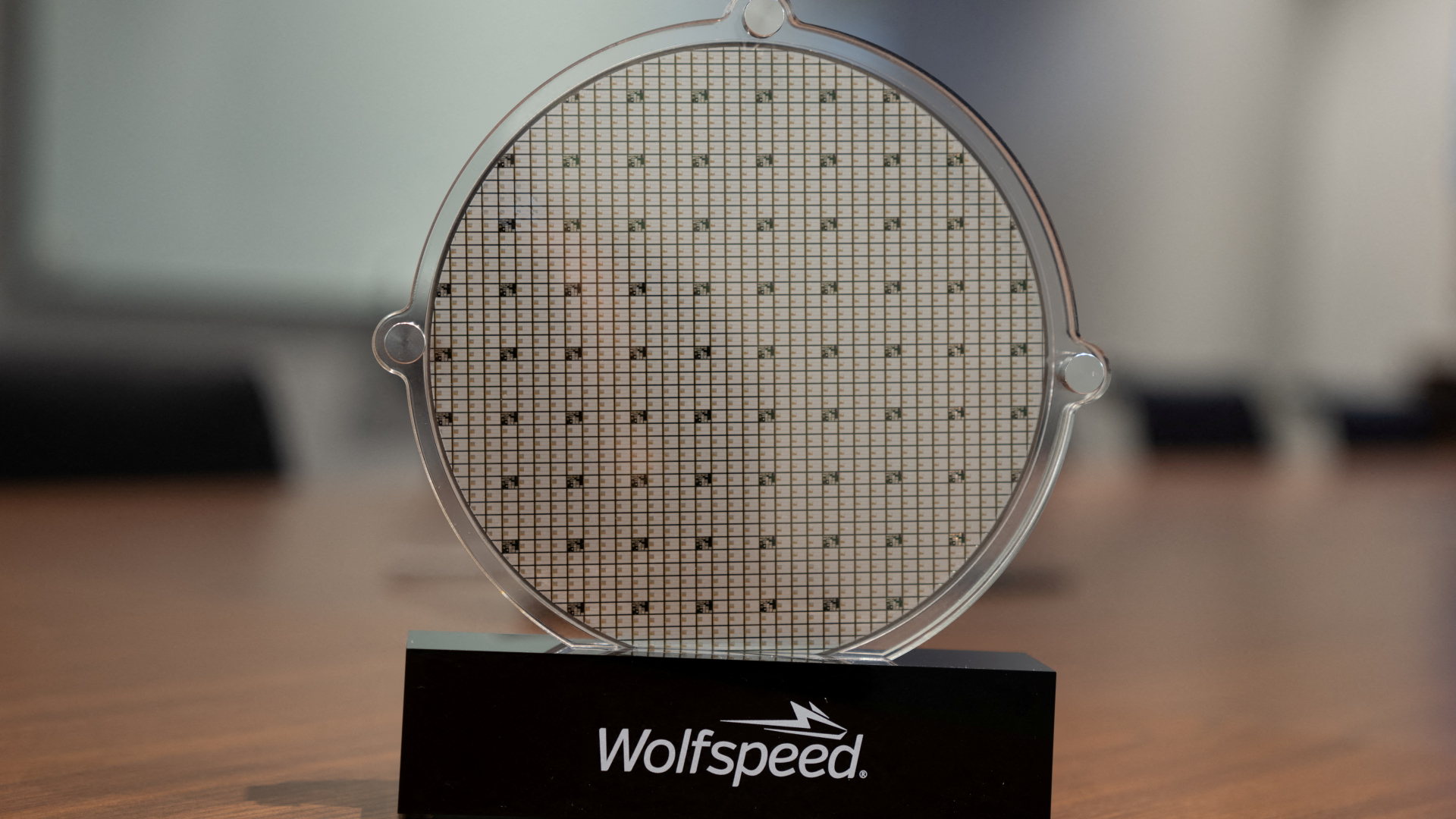 Ein Siliziumkarbidchip von Wolfspeed | via REUTERS