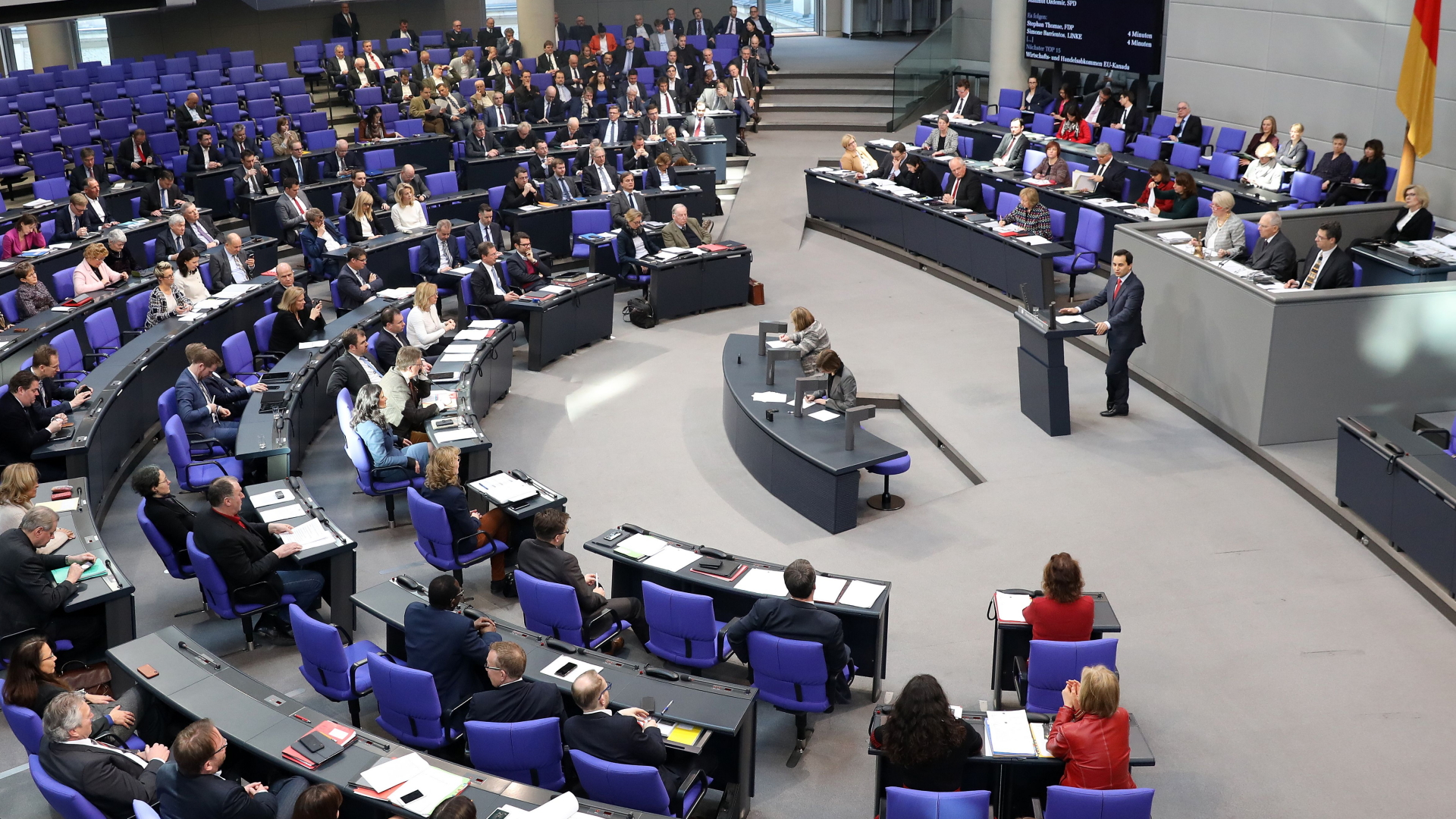 Parlamentarier im Deutschen Bundestag | Bildquelle: FELIPE TRUEBA/EPA-EFE/REX