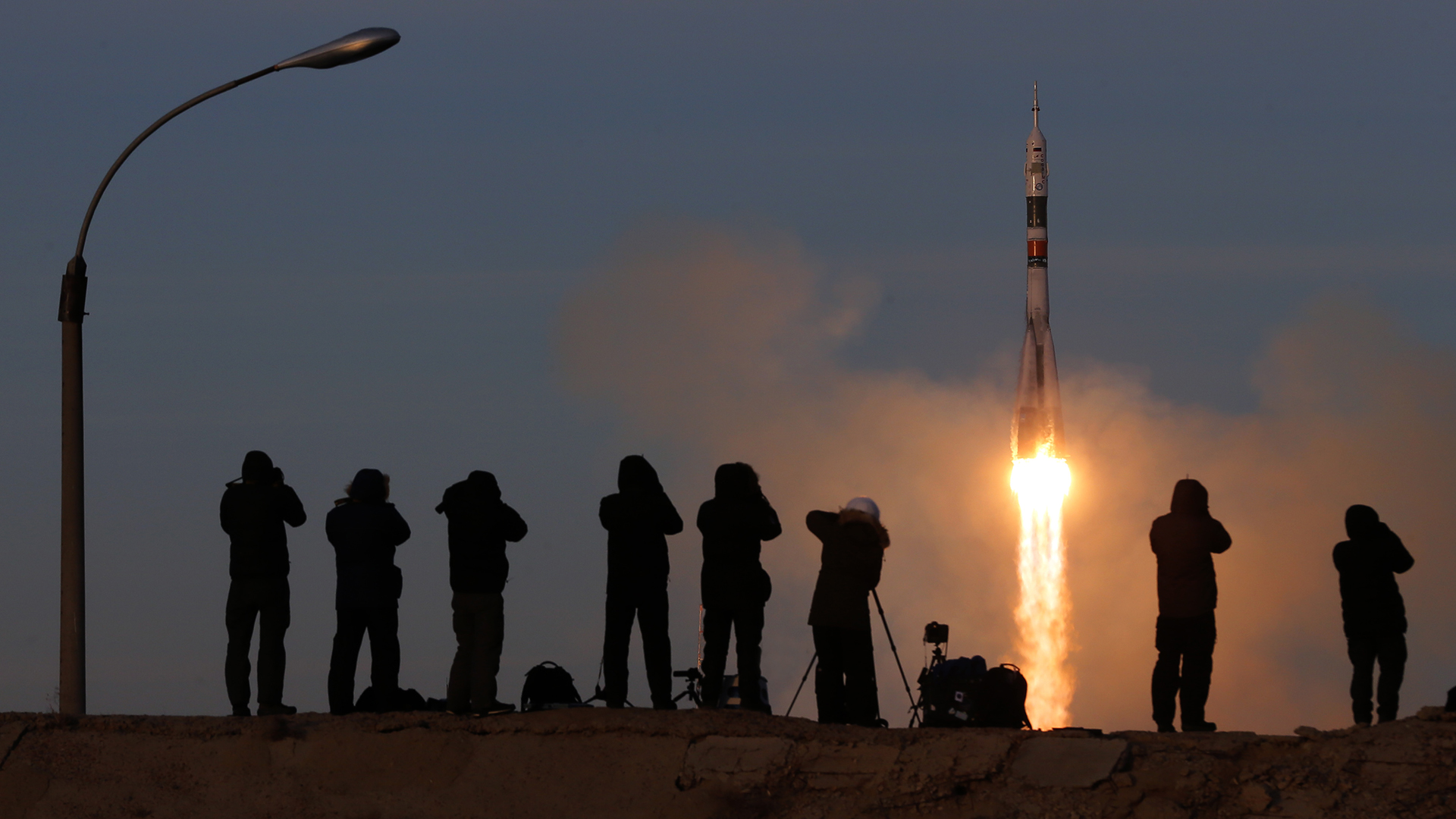 Start einer Sojus Rakete | Bildquelle: MAXIM SHIPENKOV/EPA-EFE/REX/Shut