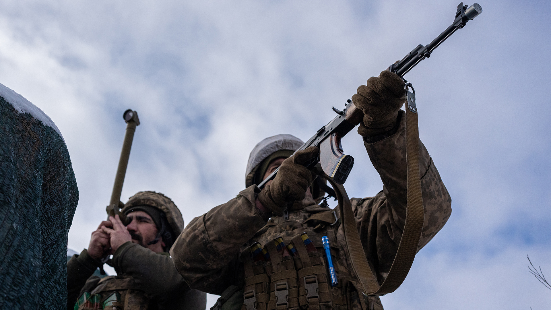 Ukrainische Soldaten sind an der Frontlinie in Zolote (Ukraine) zu sehen.  | picture alliance / AA