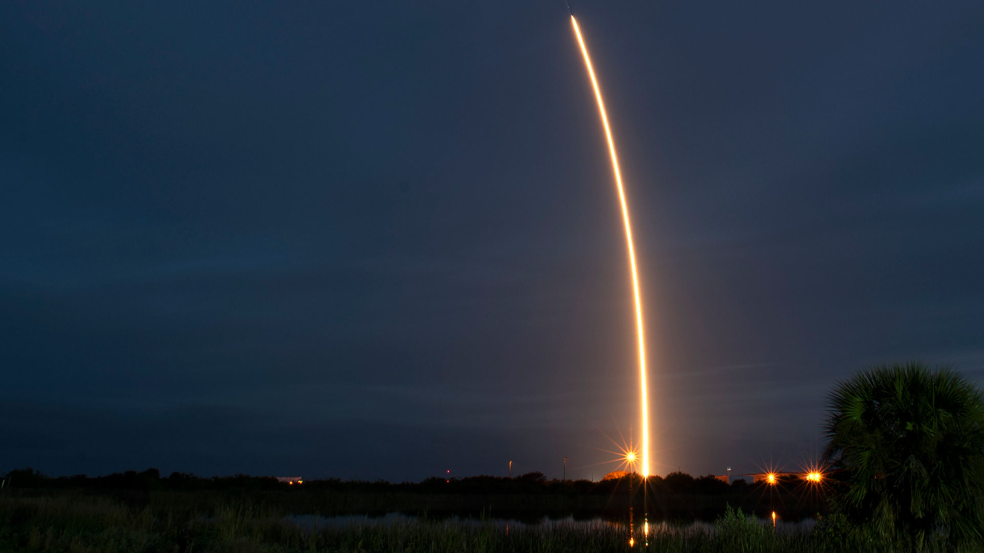 Start einer Falcon 9-Rakete des US-Raumfahrtunternehmens SpaceX.