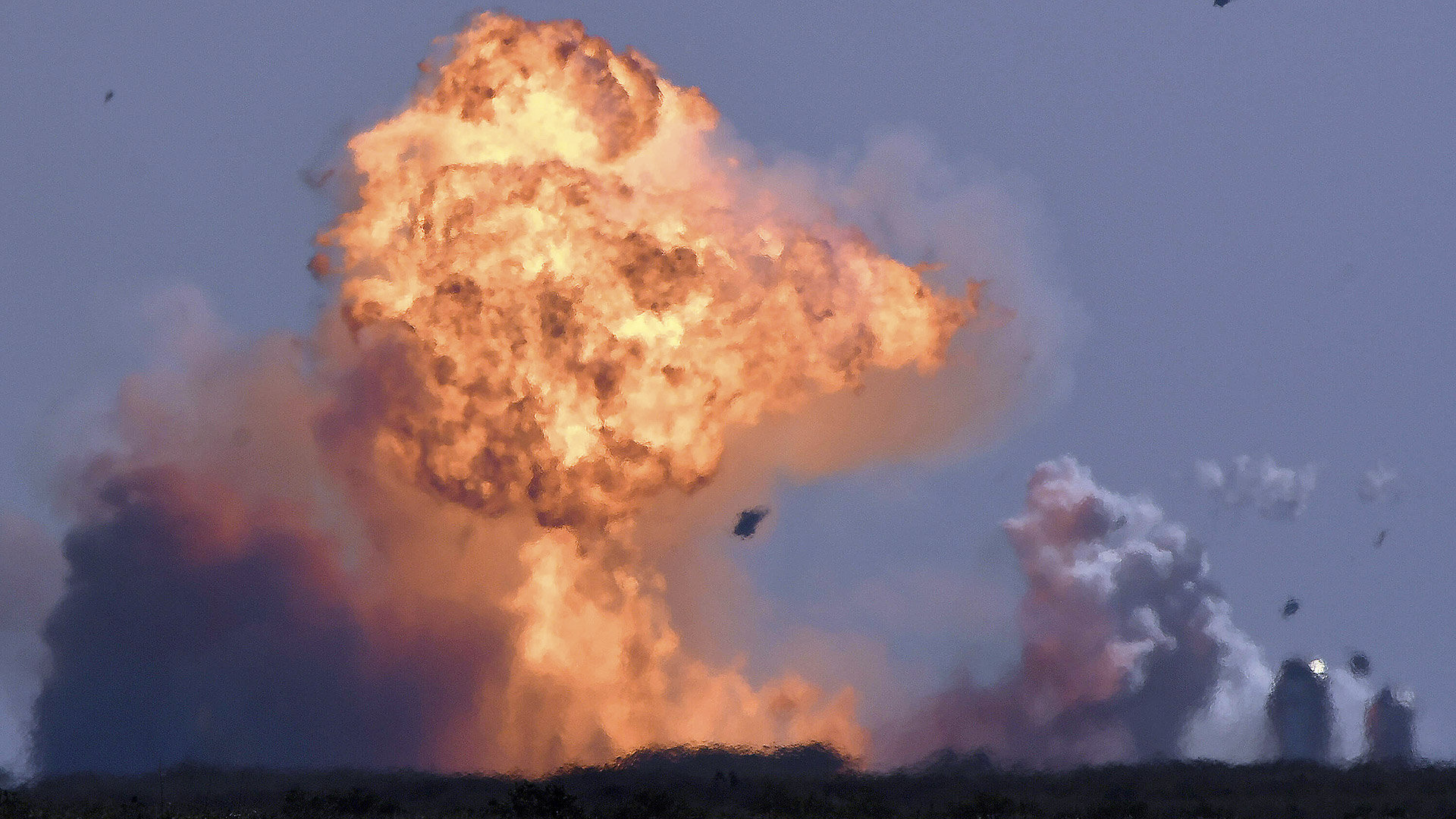 SpaceX Rakete explodiert nach Testflug in Texas bei Landung | 