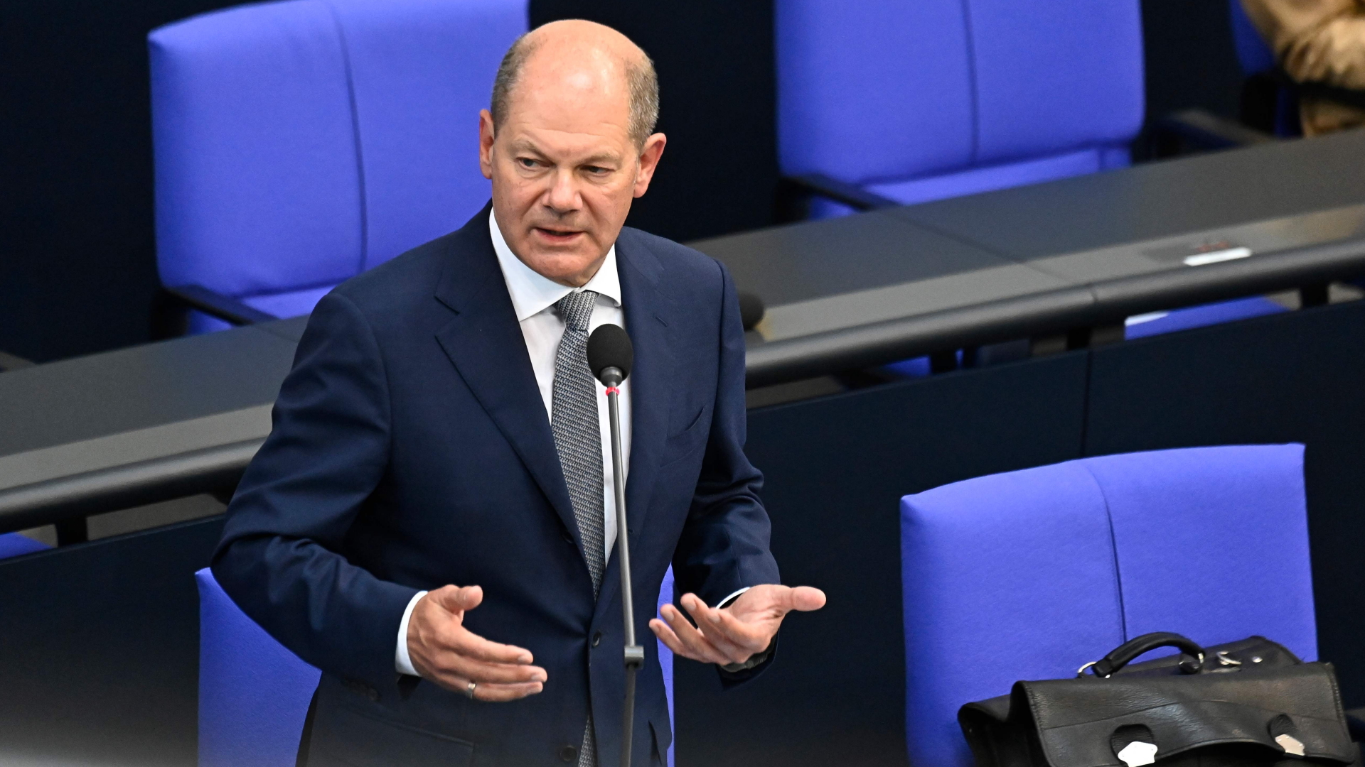 Bundesfinanzminister Olaf Scholz spricht Anfang September 20202 bei einer aktuellen Fragestunde im Bundestag. | AFP