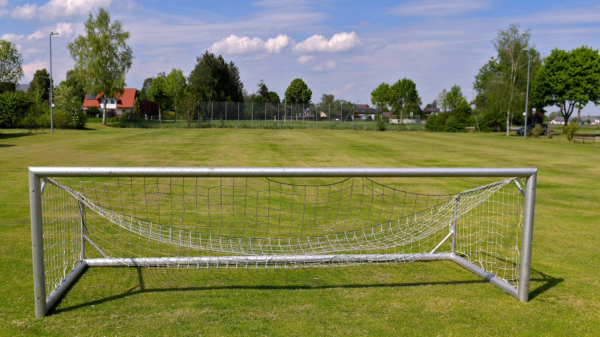 Fußballplatz | Bildquelle: imago images/MiS