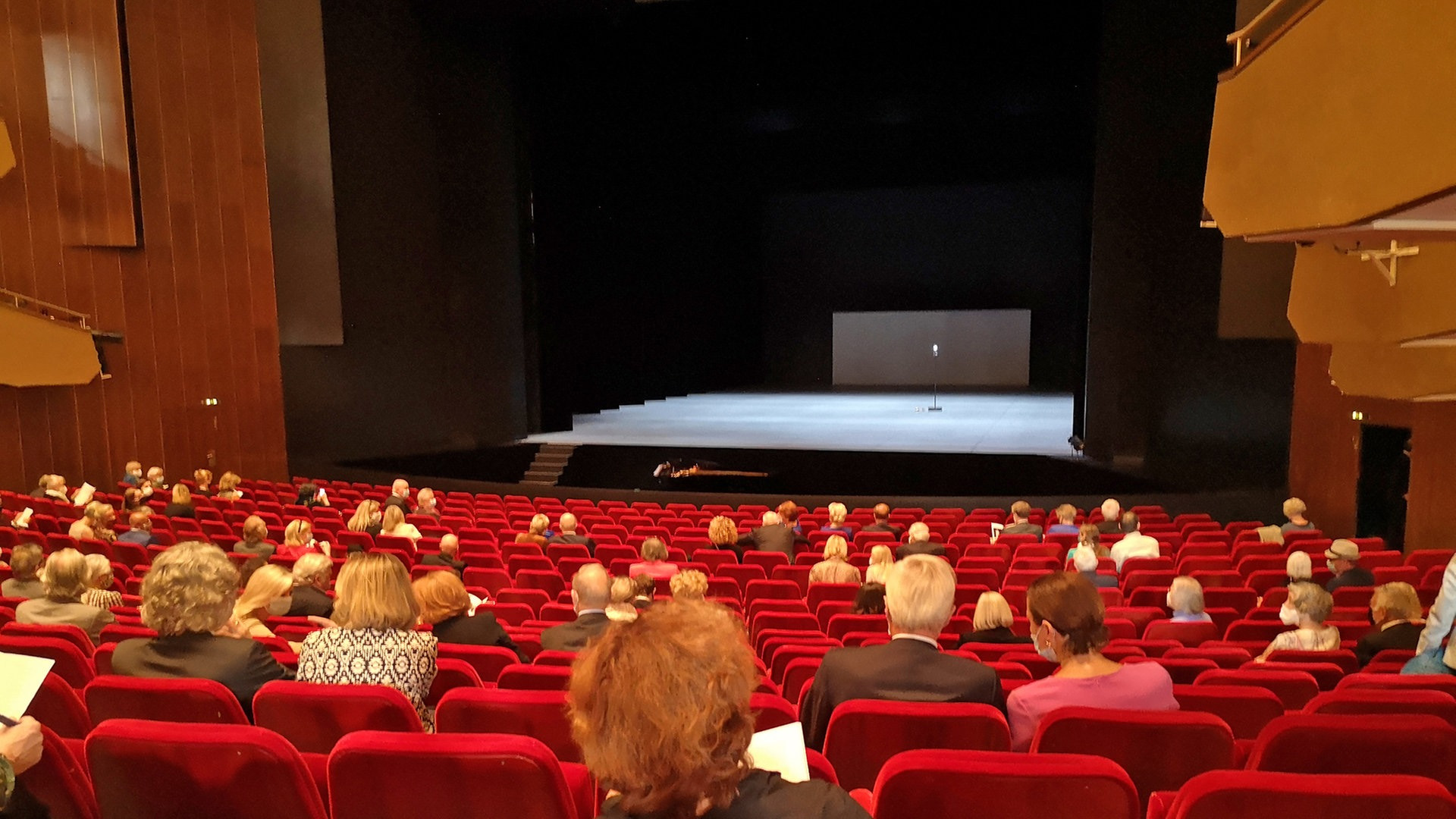 Blick auf das Publikum in der Hamburger Staatsoper | Annette Matz