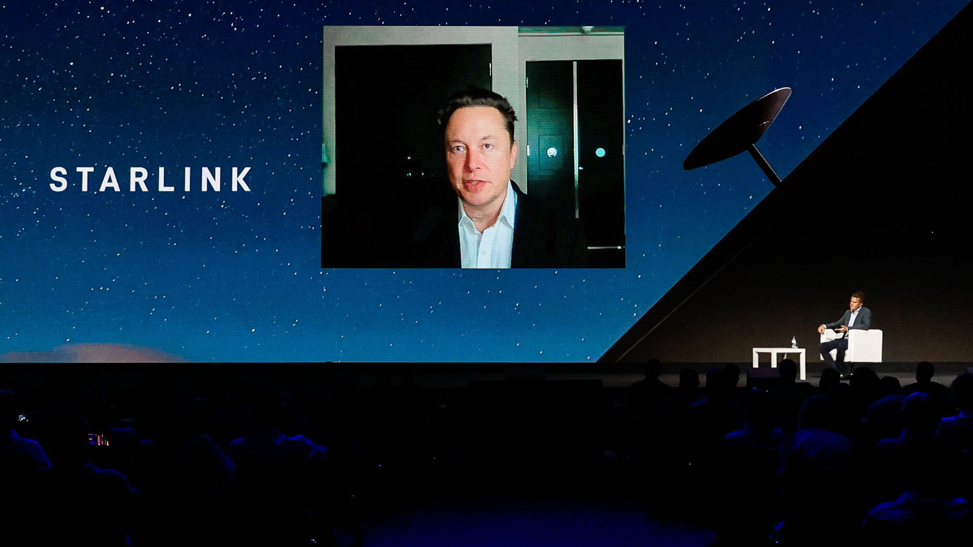 Elon Musk wird als Gastredner per Video zugeschaltet, auf dem Mobile World Congress (MWC), Barcelona, 2021 | picture alliance / NurPhoto