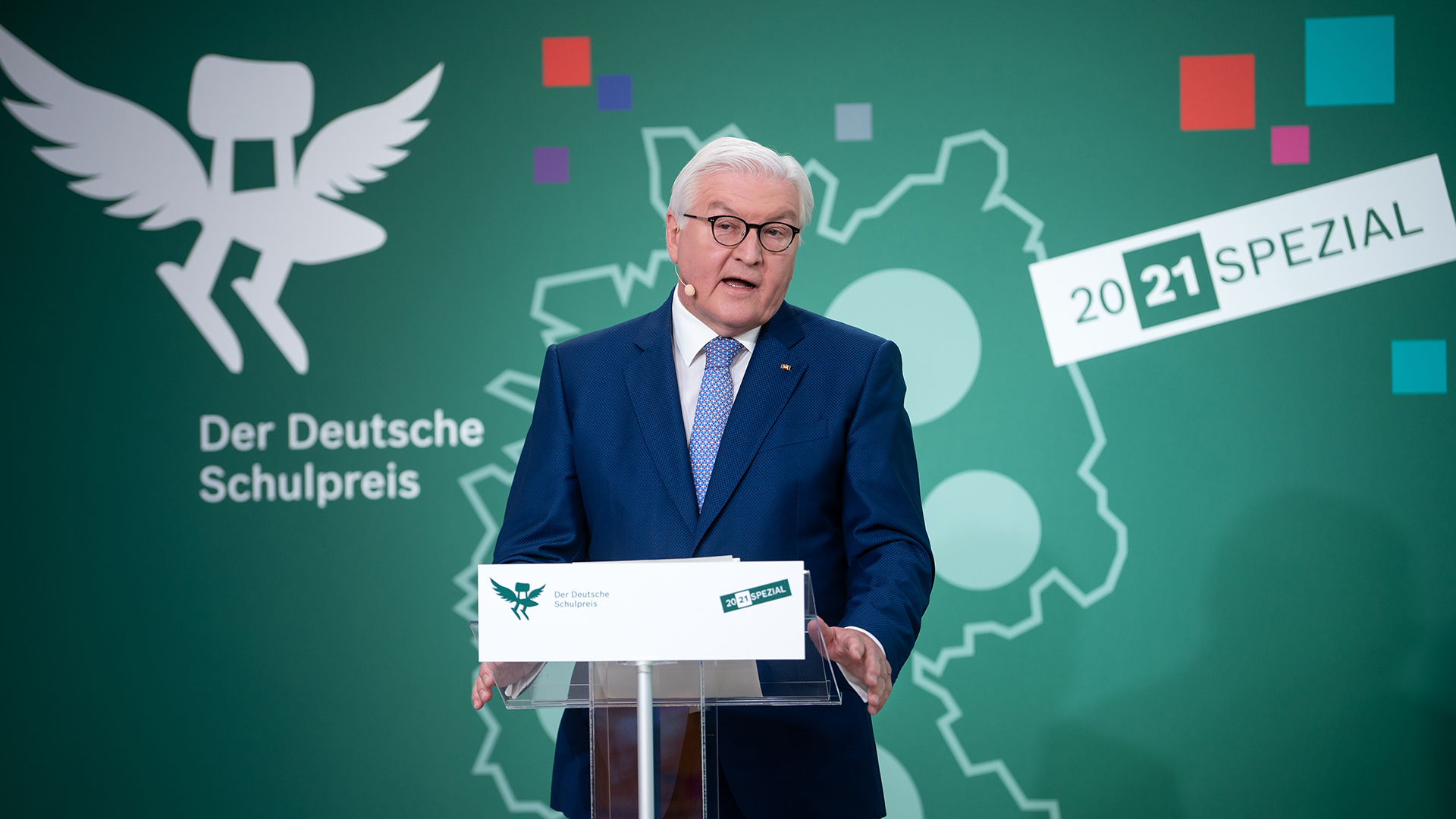 Frank-Walter Steinmeier spricht bei der Verleihung des Deutschen Schulpreises 2021 Spezial. | dpa