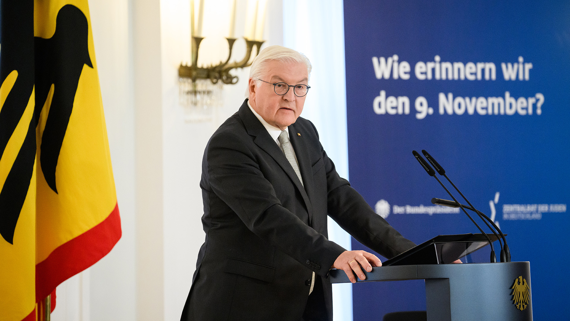 Bundespräsident Frank-Walter Steinmeier spricht zur Eröffnung der Tagung "Wie erinnern wir den 9. November?" . | picture alliance/dpa