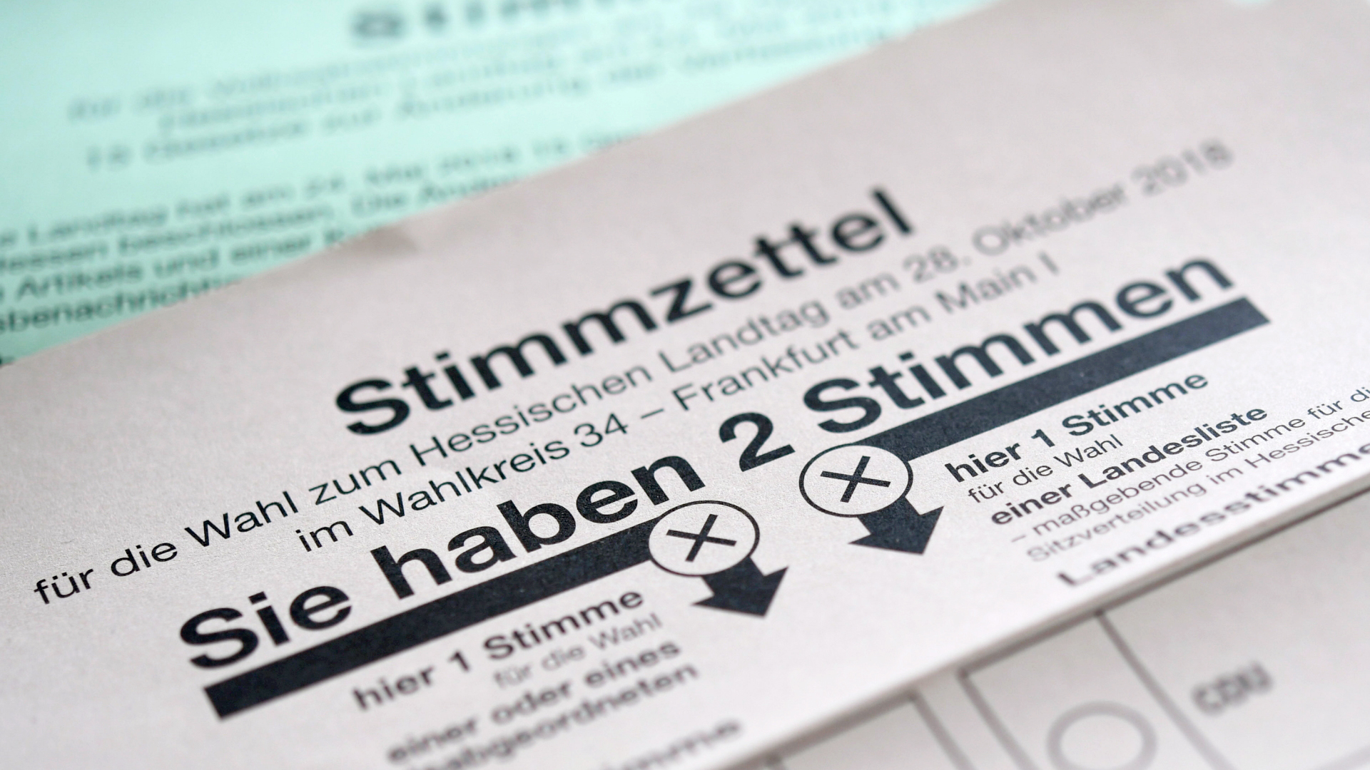 Stimmzettel zur Wahl in Hessen | Bildquelle: dpa