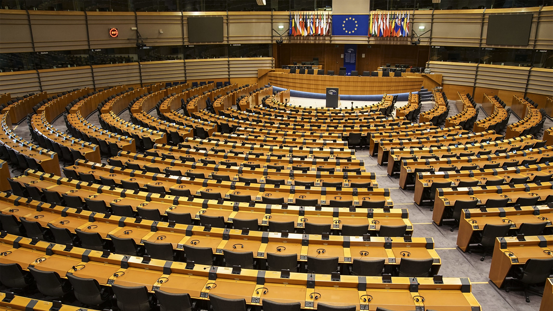 Der leere Plenarsaal des Europäischen Parlaments in Brüssel.