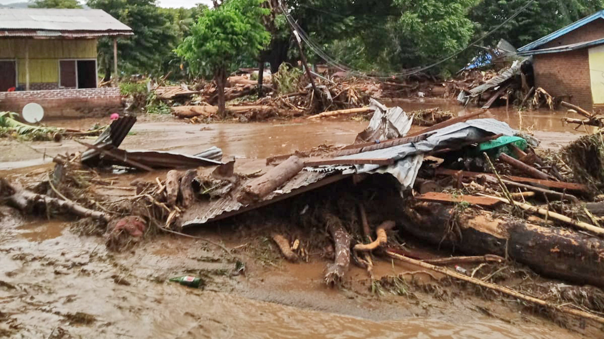 Sturzflut Indonesien, Insel Flores | AP