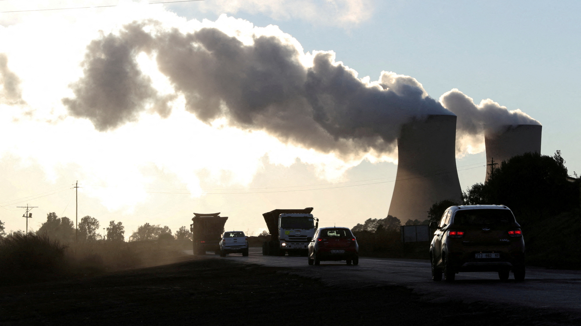 Ein Kohlekraftwerk in Südafrika. | REUTERS