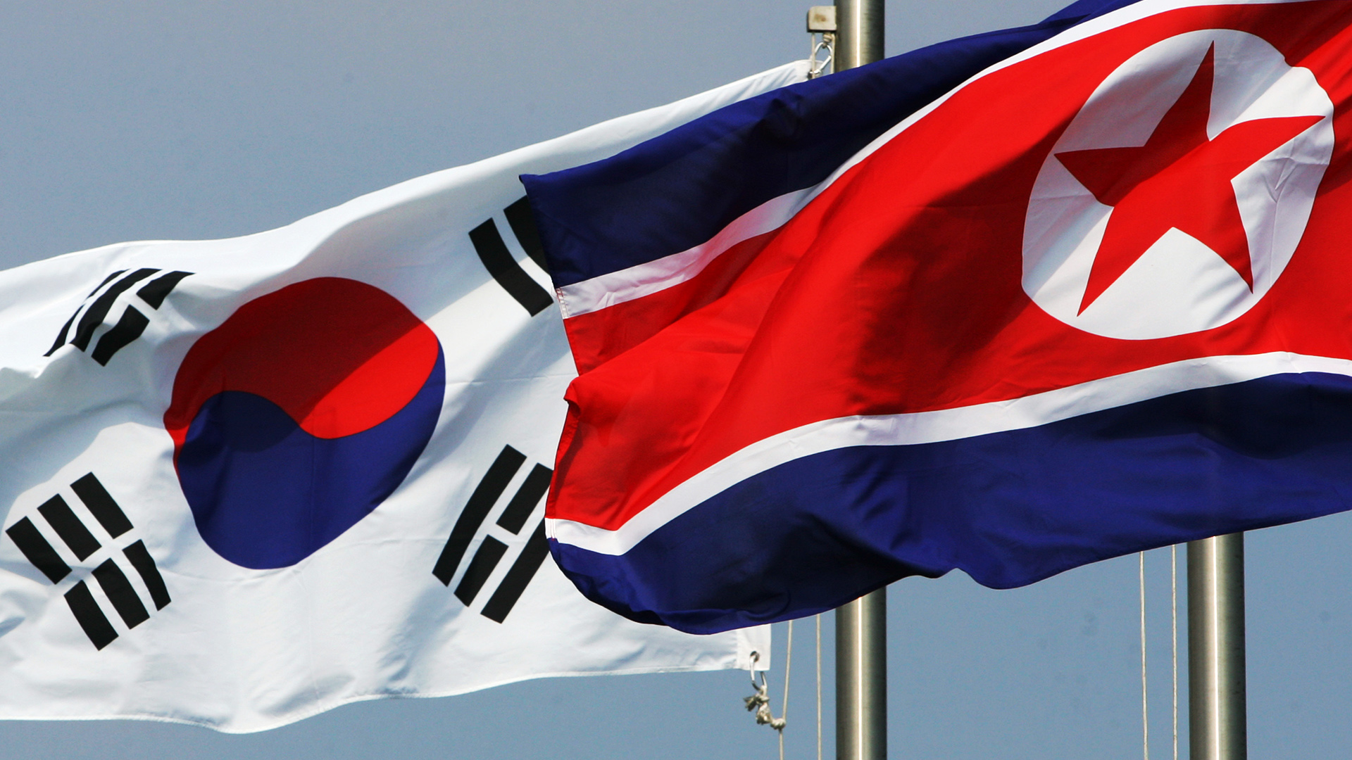 Die Flaggen von Südkorea und Nordkorea | Reuters Honorar