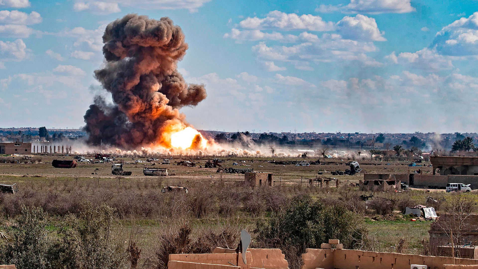 Eine schwere Explosion in Baghus, Syrien | AFP