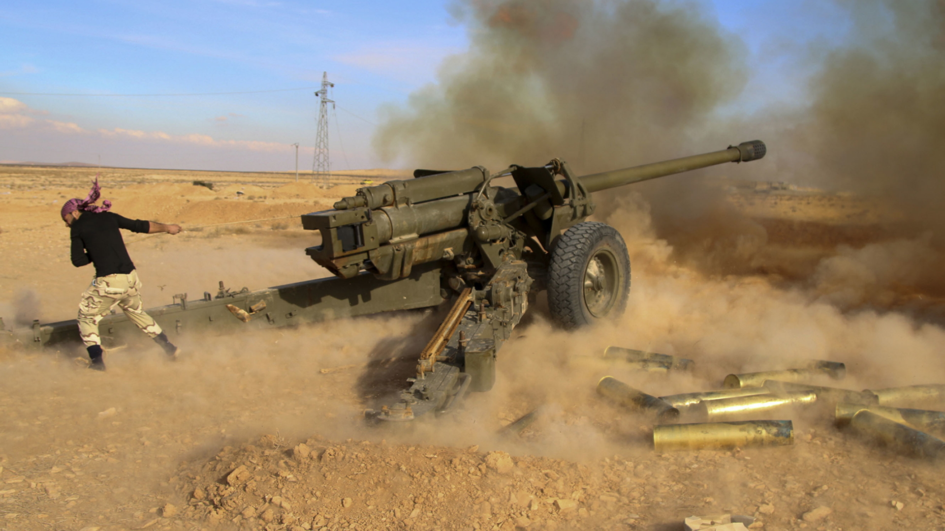 Syrische Truppen feuern auf die Terrorgruppe IS  (Archivbild 2016)