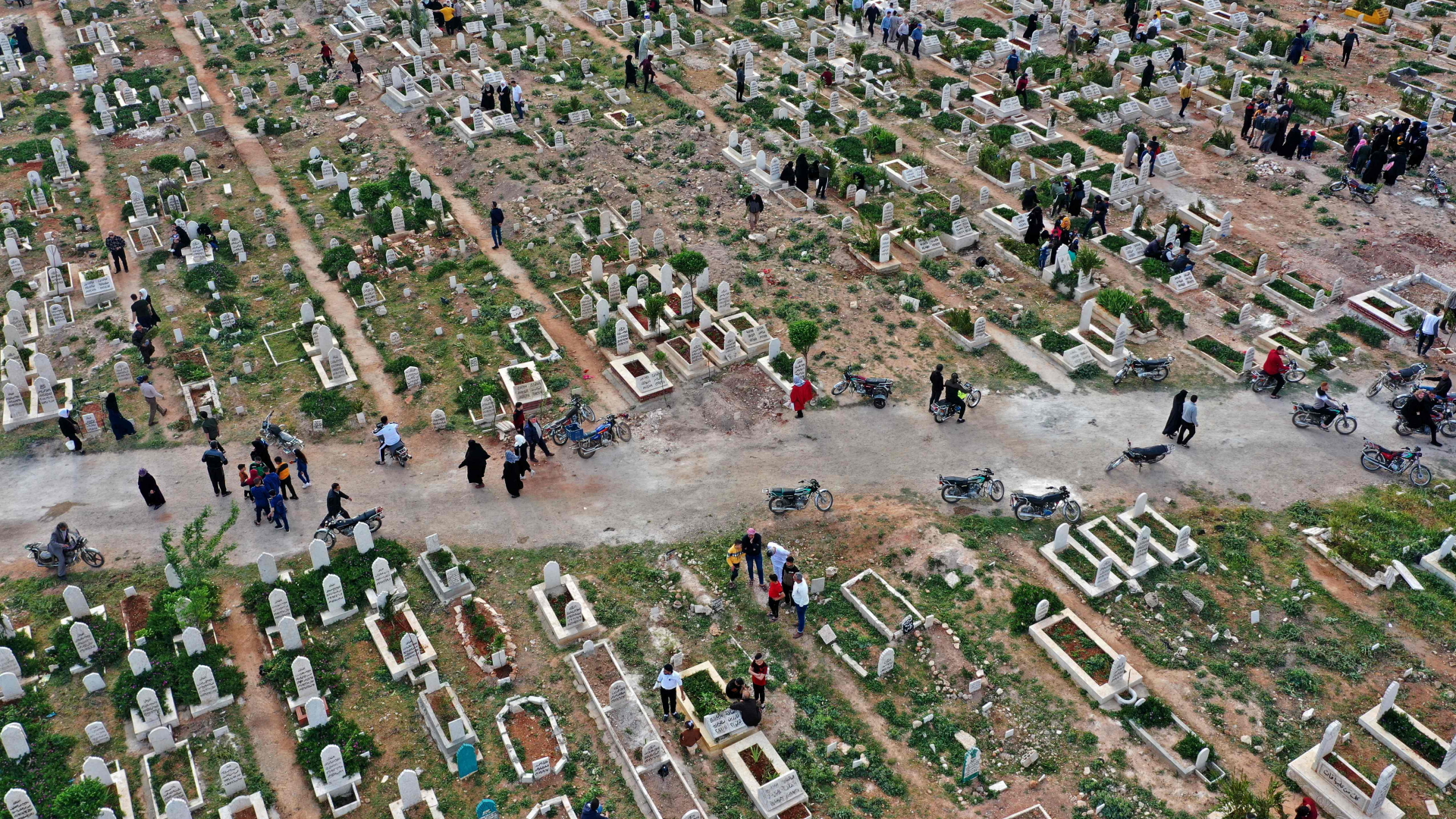 Luftaufnahme von Friedhof in Idlib | AFP