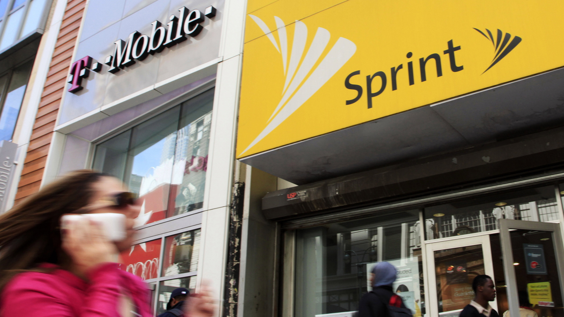 T-Mobile und der US-Rivale Sprint einigen sich auf Fusion. | AP