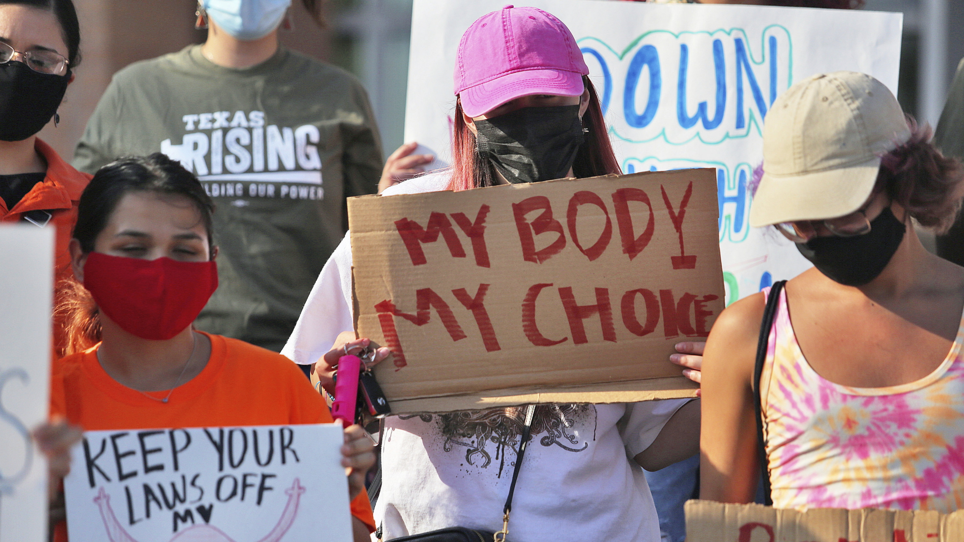 Frauen protestieren gegen das verschärfte Abtreibungsgesetz in Texas. | AP