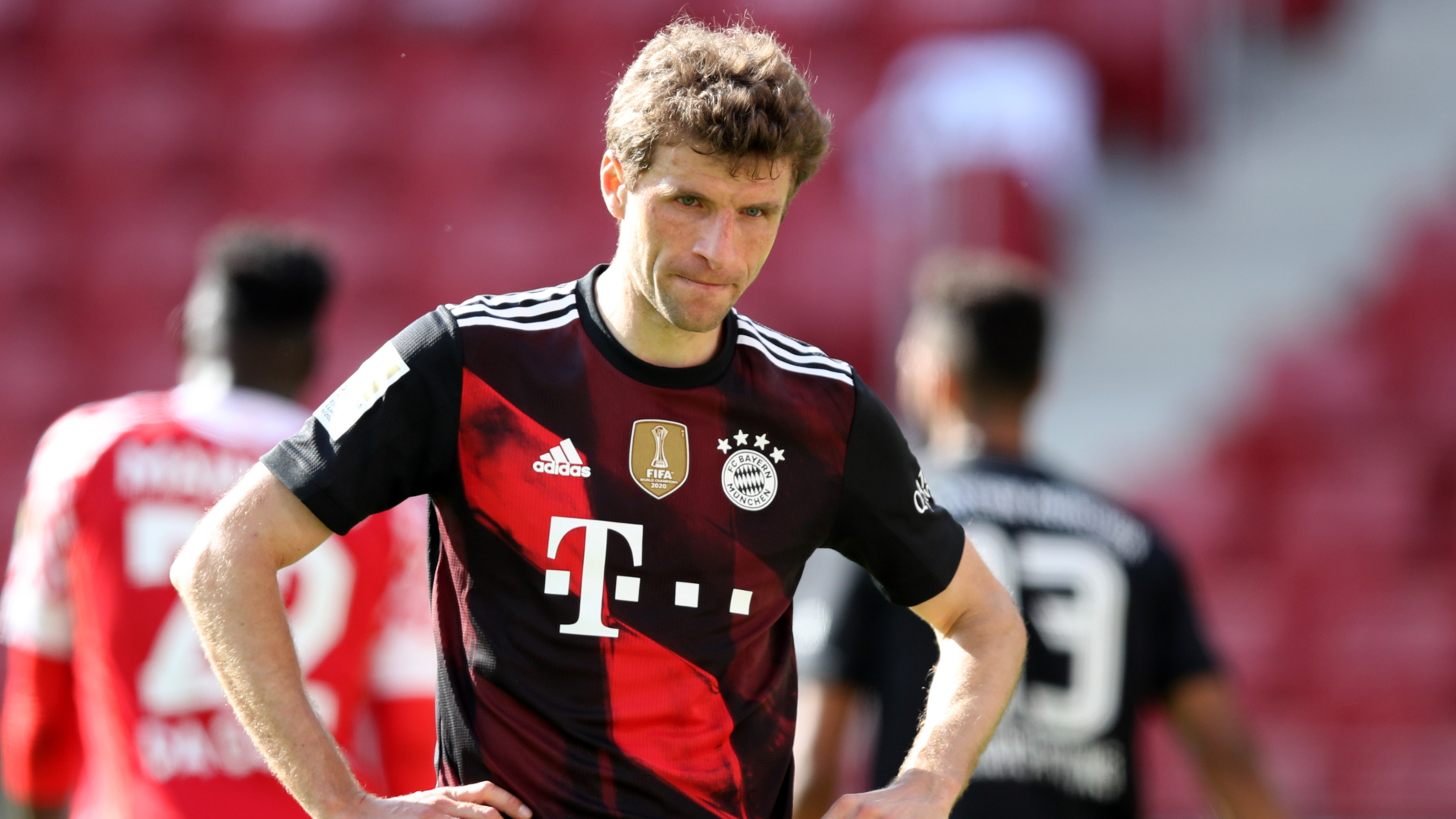 Münchens Mittelfeldspieler Thomas Müller ist enttäuscht nach der Niederlage seiner Mannschaft. | dpa
