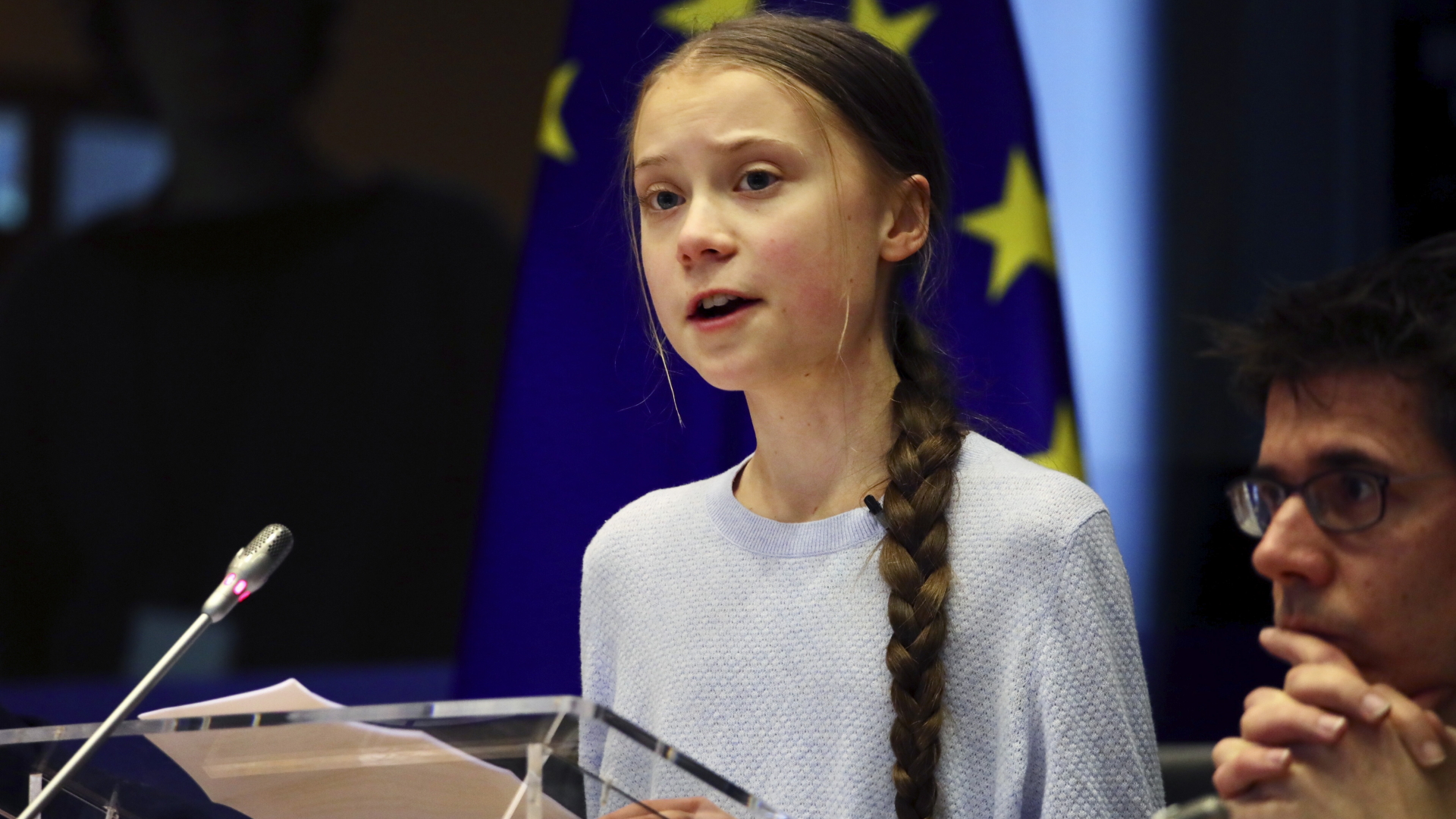 Die schwedische Klimaaktivistin Greta Thunberg spricht vor dem Europaparlament.  | dpa