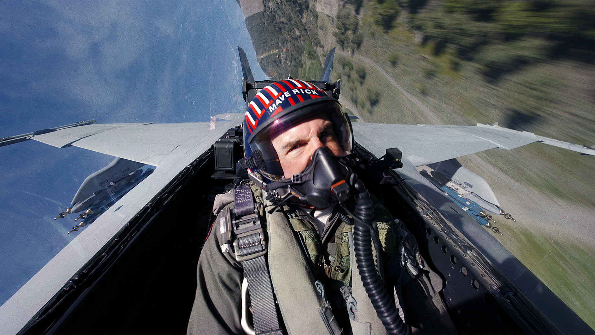 Tom Cruise als Capt. Pete "Maverick" Mitchell in einer Szene des neuen Top Gun-Films. | picture alliance/dpa/Paramount Pictures