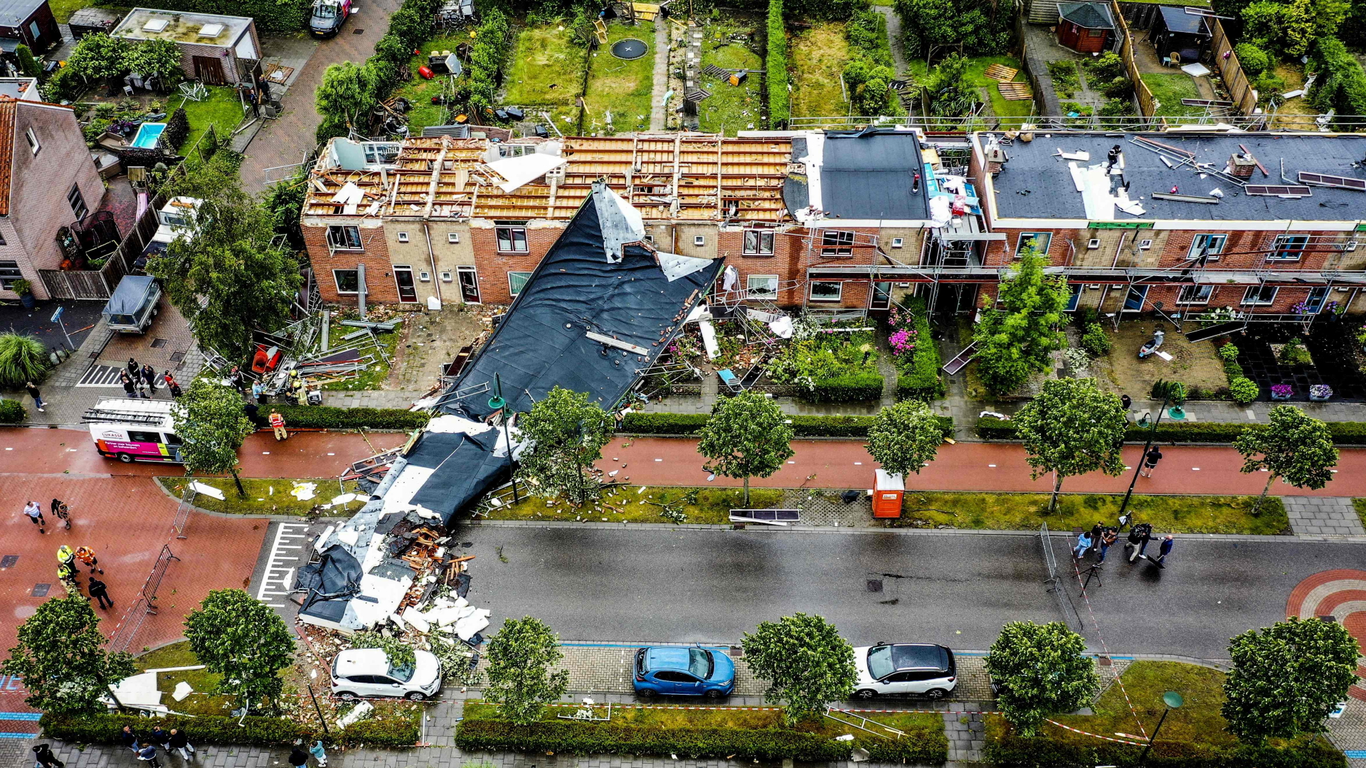 Vom Tornado beschädigte Dächer in dem niederländischen Ort Zierikzee | AFP