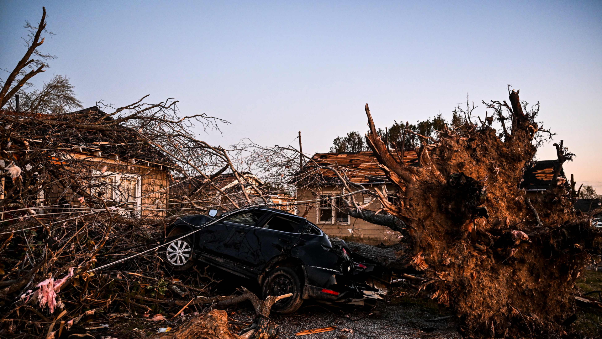 Mississippi y Alabama: al menos 26 muertos en un tornado estadounidense